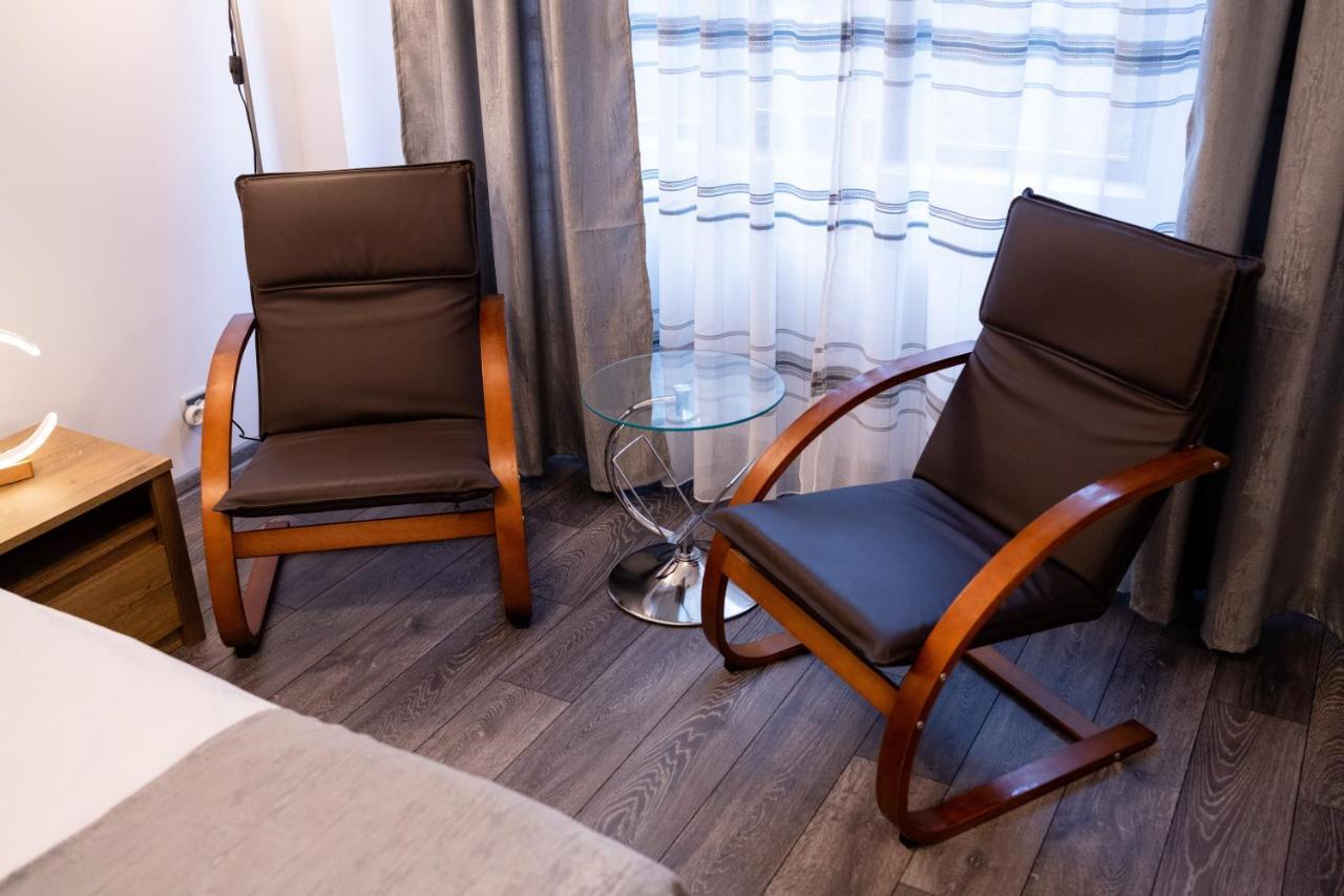 Apartament Alessia ドロベタ＝トゥルヌ・セヴェリン エクステリア 写真