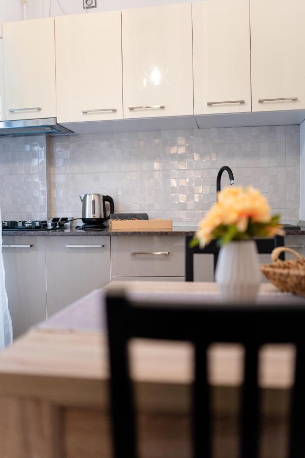 Apartament Alessia ドロベタ＝トゥルヌ・セヴェリン エクステリア 写真